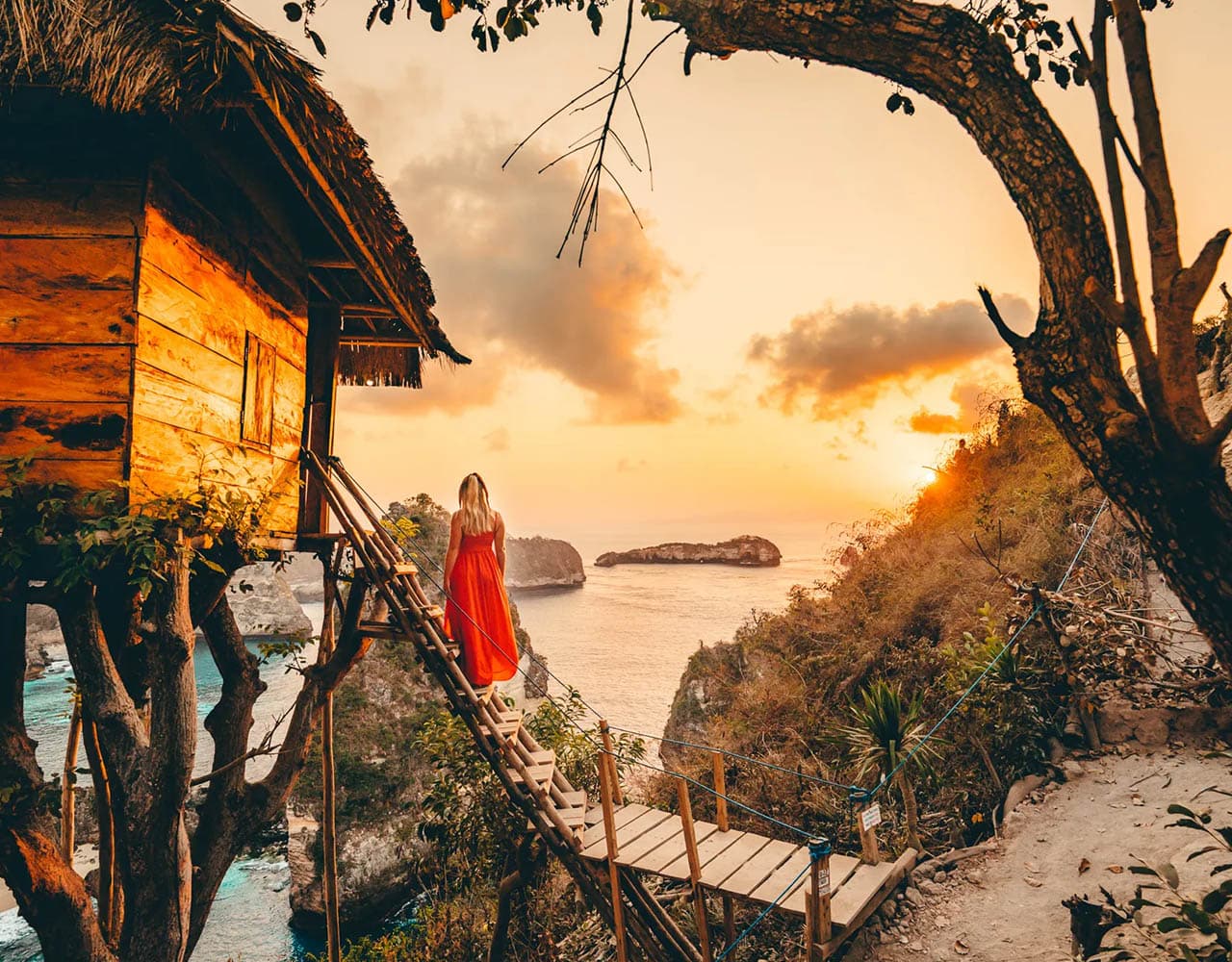 Nusa Penida Island_0012_nusa-penida-tree-house-sunrise