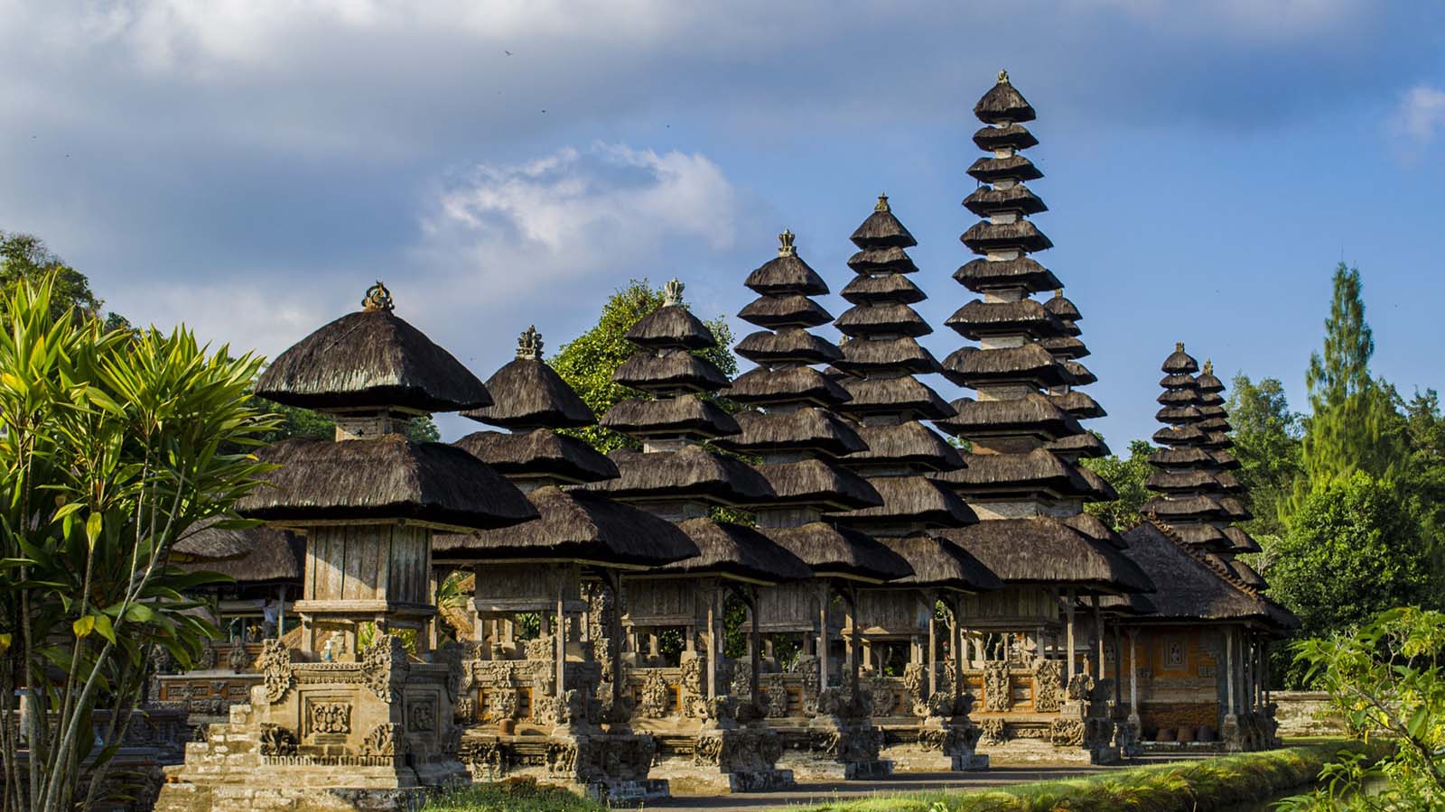 taman-ayun-temple1-1600x900