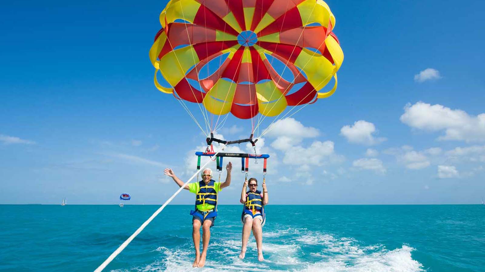 water-sport-parasailing-3-1600X900
