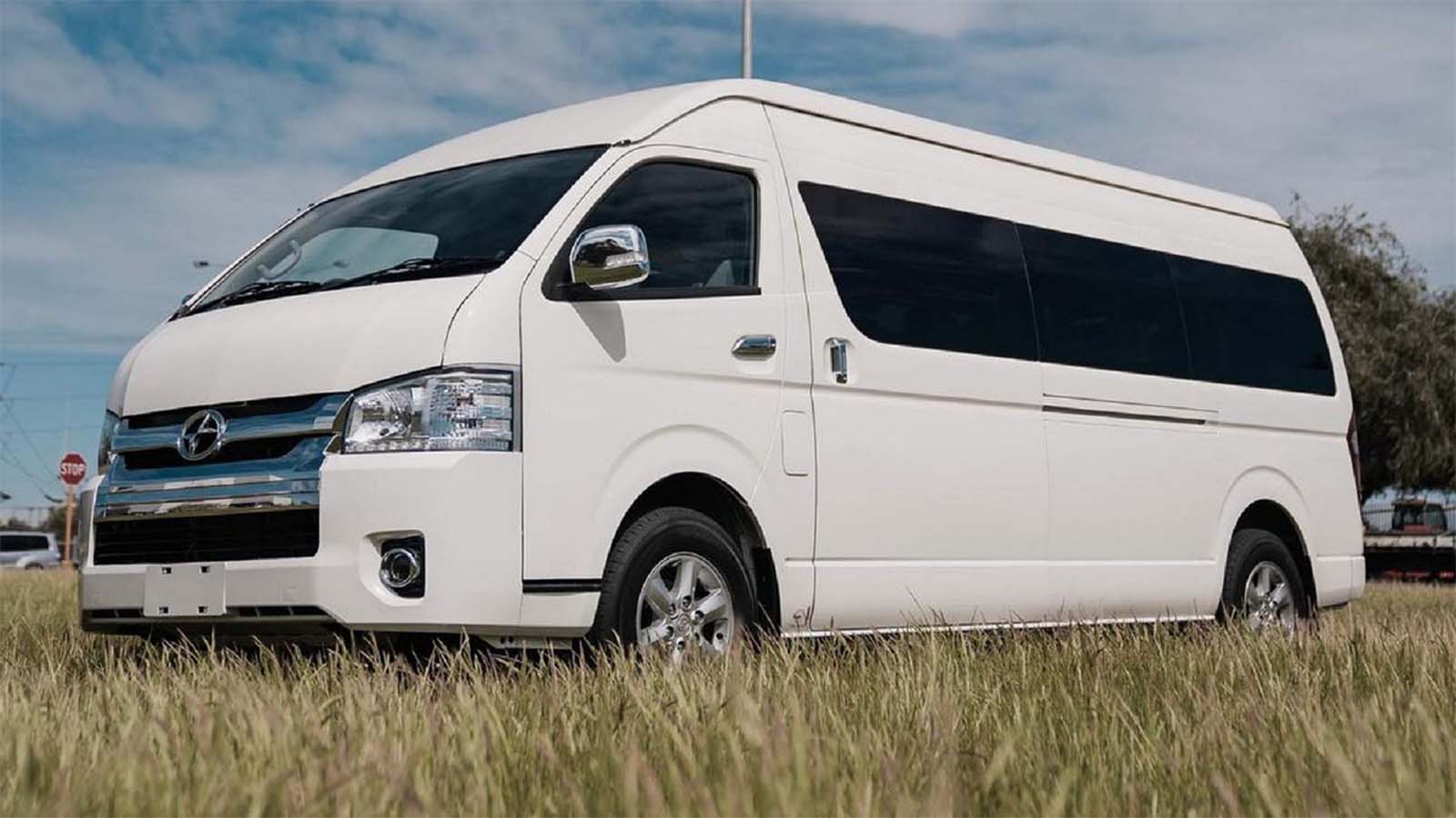 Free Design Tour with 15 Seater Minivan Charter