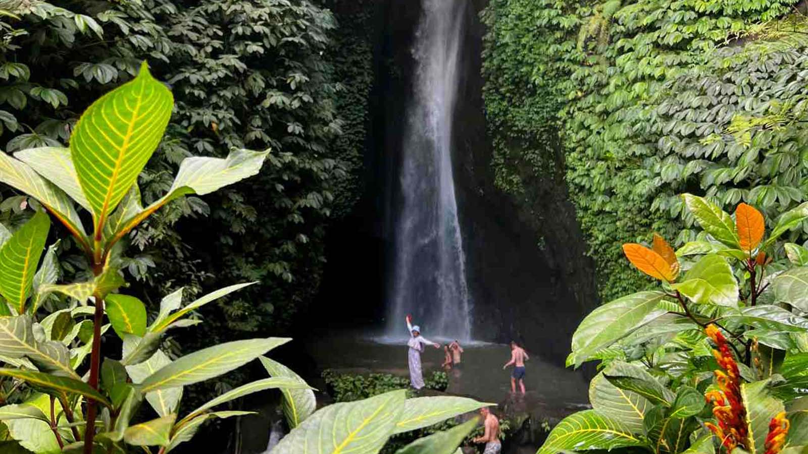 Discover Hidden Waterfall, Unesco Rice Terraces and Mountain Temple